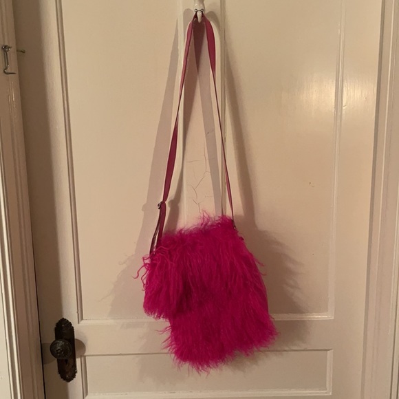 Vintage vinyl and faux fur hot pink cross body bag - Picture 2 of 5